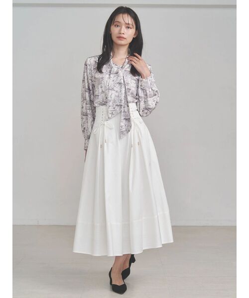 TONAL（トーナル）の「Parisモチーフボウタイブラウス（シャツ/ブラウス・レディース・ベージュ/ネイビー・MEDIUM）」の12枚目の写真