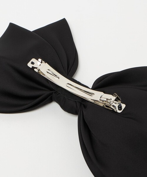 UNITED ARROWS(ユナイテッドアローズ)の「ビジュー×サテン リボンバレッタ(バレッタ/ヘアクリップ・レディース・ブラック・FREE)」の5枚目の写真