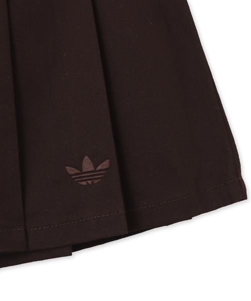 adidas(アディダス)の「adidas TWILL PLEATED SKIRT / アディダス ツイル プリーツ スカート(スカート・レディース・ブラウン・L/S)」の4枚目の写真