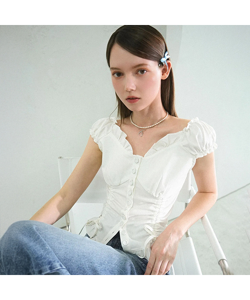 Vivacious(ビバシャス)の「Nia Shirring Two-way Blouse - 2COL(シャツ/ブラウス・レディース・ブラック/ホワイト・SMALL/MEDIUM)」の2枚目の写真