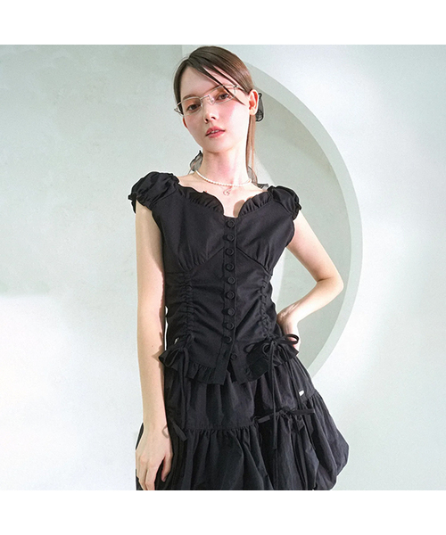 Vivacious(ビバシャス)の「Nia Shirring Two-way Blouse - 2COL(シャツ/ブラウス・レディース・ブラック/ホワイト・SMALL/MEDIUM)」の1枚目の写真