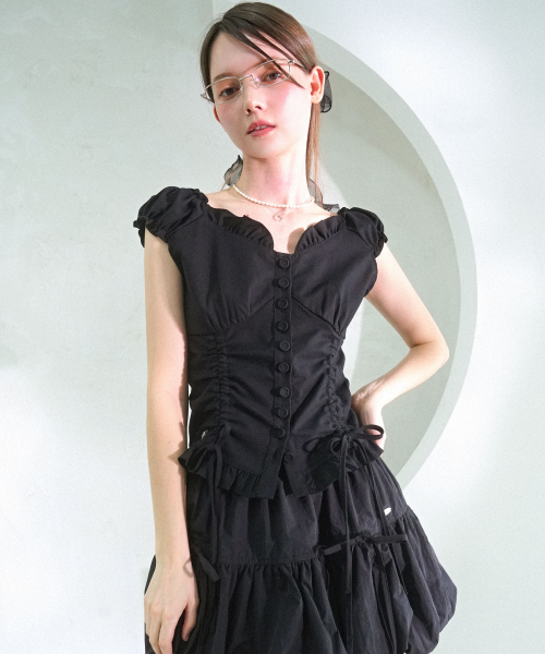Vivacious(ビバシャス)の「Nia Shirring Two-way Blouse - 2COL(シャツ/ブラウス・レディース・ブラック/ホワイト・SMALL/MEDIUM)」の6枚目の写真