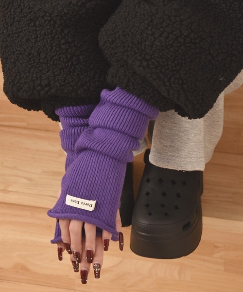 VIBGYOR Women（ヴィブジョー　ウィメン）の「【float】《推し活/推しカラー/メンカラ》リブニット デザイン アームカバー/アームウォーマー【12色展開】（アームカバー・レディース・パープル/ホワイト/ブラウン/ピンク/レッド/ブラック/グレー/ブルー/ベージュ/グリーン・FREE）」の8枚目の写真