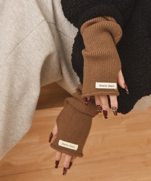 VIBGYOR Women（ヴィブジョー　ウィメン）の「【float】《推し活/推しカラー/メンカラ》リブニット デザイン アームカバー/アームウォーマー【12色展開】（アームカバー・レディース・パープル/ホワイト/ブラウン/ピンク/レッド/ブラック/グレー/ブルー/ベージュ/グリーン・FREE）」の4枚目の写真