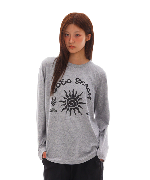 COSO(コソ)の「ビーチアートワークロングスリーブ(グレー)(Tシャツ/カットソー・レディース・グレー・LARGE/MEDIUM)」の1枚目の写真
