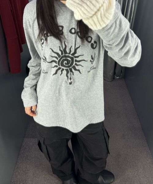 COSO(コソ)の「ビーチアートワークロングスリーブ(グレー)(Tシャツ/カットソー・レディース・グレー・LARGE/MEDIUM)」の7枚目の写真