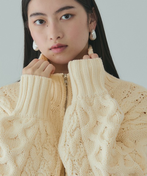 VICKY（ビッキー）の「バルキーケーブルハーフジップニット≪手洗い可能≫（ニット/セーター・レディース・レッド/オフホワイト/ダークグレー・M）」の9枚目の写真