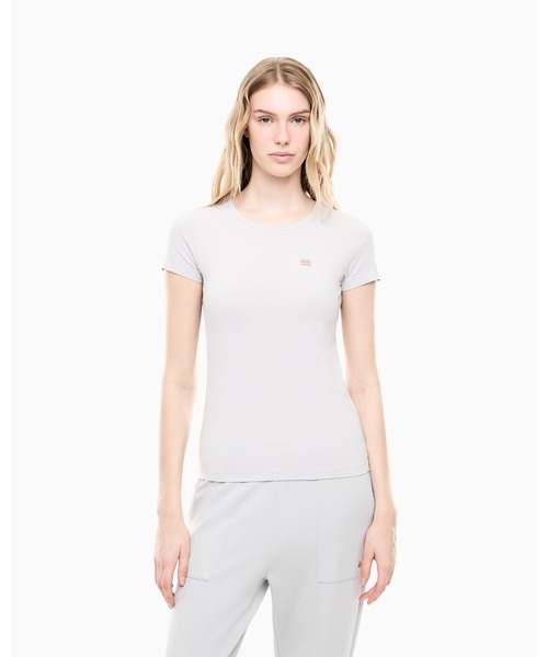 EMPORIO ARMANI EA7（エンポリオアルマーニイーエーセブン）の「<オンライン限定>【エンポリオ アルマーニ EA7】Core Lady Tシャツ スリムフィット ストレッチジャージー（Tシャツ/カットソー・レディース・ブラック/ライトグレー・LARGE/MEDIUM/SMALL/X-LARGE/X-SMALL）」の2枚目の写真