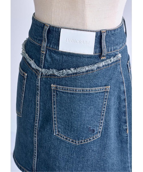 LUDICRUM(ルーディクルム)の「LD Back fringe denim skirt(デニムスカート・レディース・ブラック/ブルー・XS/S/M)」の20枚目の写真