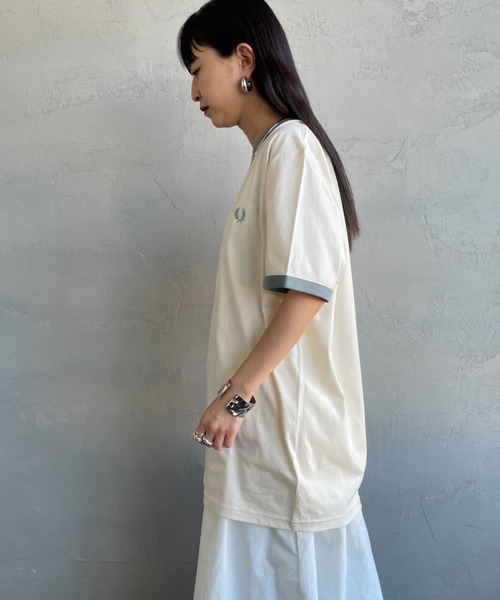 FRED PERRY（フレッドペリー）の「[FRED PERRY/フレッドペリー] 別注 ワンポイントロゴ刺繍 リンガーTシャツ（Tシャツ/カットソー・レディース・キャメル/オートミール/キナリ/ブラック・XS/XL/L/M/S）」の15枚目の写真