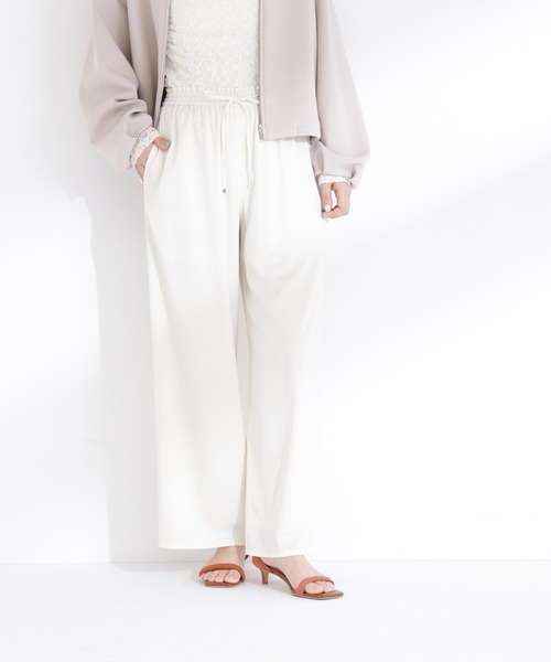 NATURAL BEAUTY BASIC（ナチュラルビューティーベーシック）の「◇サテンイージーパンツ（その他パンツ・レディース・オフホワイト/ベージュ/ブラック・MEDIUM/P/S）」の4枚目の写真