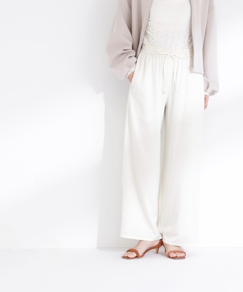 NATURAL BEAUTY BASIC（ナチュラルビューティーベーシック）の「◇サテンイージーパンツ（その他パンツ・レディース・オフホワイト/ベージュ/ブラック・MEDIUM/P/S）」の5枚目の写真