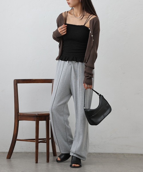 COLONY 2139(コロニートゥーワンスリーナイン)の「カップ付シャーリングキャミソール(キャミソール・レディース・ブラック/オフホワイト・FREE)」の19枚目の写真