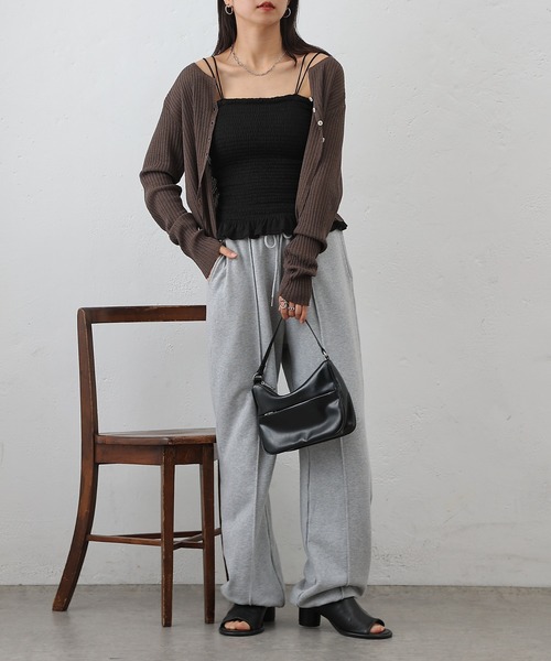 COLONY 2139(コロニートゥーワンスリーナイン)の「カップ付シャーリングキャミソール(キャミソール・レディース・ブラック/オフホワイト・FREE)」の18枚目の写真