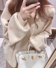 Vネックルーズニットセーター