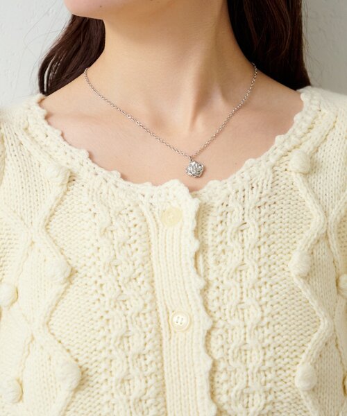 Kastane（カスタネ）の「*ポンポンニットカーディガン（カーディガン/ボレロ・レディース・アイボリー/グレー・FREE）」の8枚目の写真