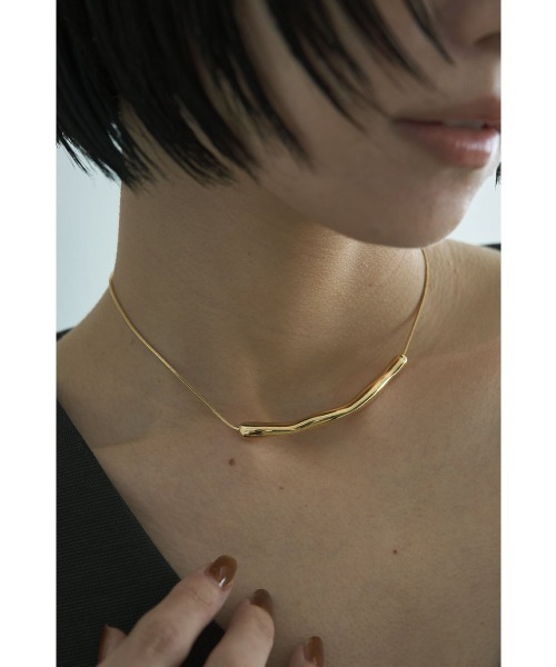 marjour（マージュール）の「NUANCE BAR SLIDER NECKLACE（ネックレス・レディース・シルバー/ゴールド・FREE）」の2枚目の写真