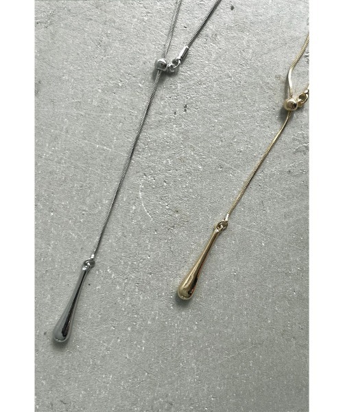 marjour（マージュール）の「NUANCE BAR SLIDER NECKLACE（ネックレス・レディース・シルバー/ゴールド・FREE）」の4枚目の写真