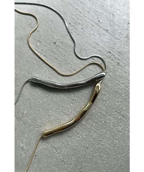 marjour（マージュール）の「NUANCE BAR SLIDER NECKLACE（ネックレス・レディース・シルバー/ゴールド・FREE）」の5枚目の写真