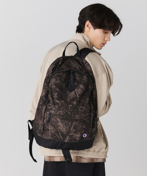 Champion(チャンピオン)の「【Champion/チャンピオン】直営限定コレクション メンズ デイパック(バックパック/リュック・メンズ・ブラック系その他/ブラウン系その他・FREE)」の2枚目の写真