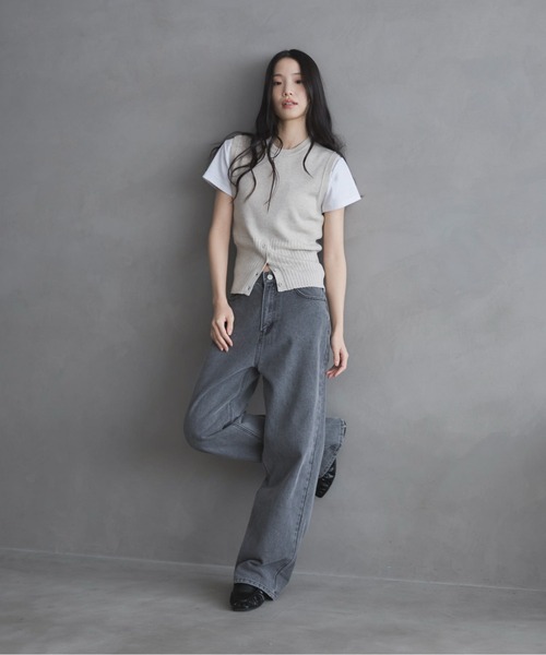 feepur（フェピュール）の「【ハンドウォッシャブル】ヘムボタンニットベスト（ベスト・レディース・ブラック/アイボリー/ブラウン/グレー・MEDIUM）」の6枚目の写真