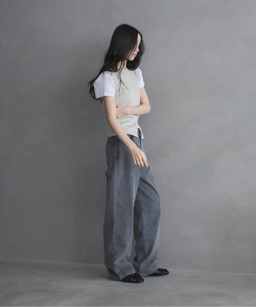 feepur（フェピュール）の「【ハンドウォッシャブル】ヘムボタンニットベスト（ベスト・レディース・ブラック/アイボリー/ブラウン/グレー・MEDIUM）」の10枚目の写真