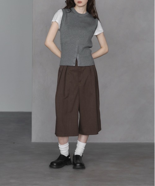 feepur（フェピュール）の「【ハンドウォッシャブル】ヘムボタンニットベスト（ベスト・レディース・ブラック/アイボリー/ブラウン/グレー・MEDIUM）」の18枚目の写真