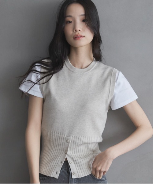 feepur（フェピュール）の「【ハンドウォッシャブル】ヘムボタンニットベスト（ベスト・レディース・ブラック/アイボリー/ブラウン/グレー・MEDIUM）」の12枚目の写真