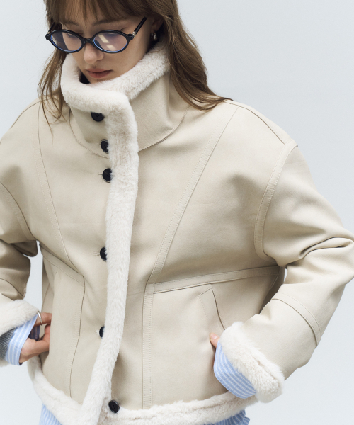 Wide Callar Crop Mustang in Ivory/Ivory