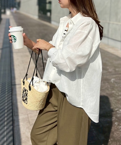 Emma Taylor(エマテイラー)の「【日焼け対策・冷房対策・シルエット変更可】パール釦シアーリネンオーバーシャツ(シャツ/ブラウス・レディース・ベージュ/サックスブルー/ホワイト・FREE)」の17枚目の写真