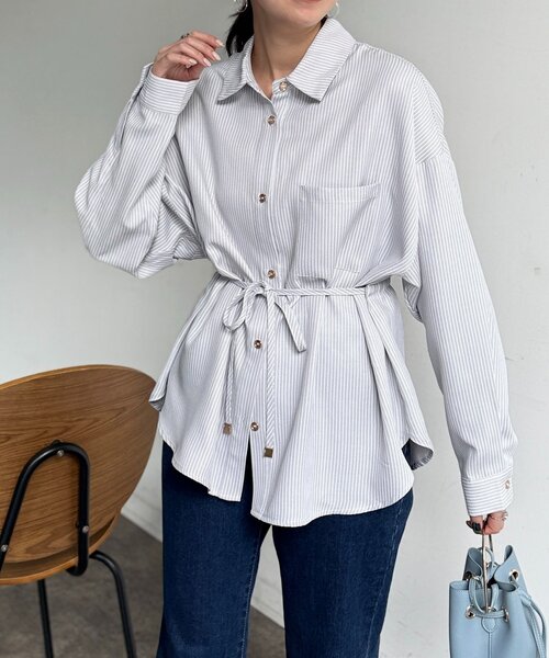 Chez toi（シェトワ）の「ストライプウエスト絞りシャツ（シャツ/ブラウス・レディース・グレー/サックスブルー/レッド・FREE）」の2枚目の写真