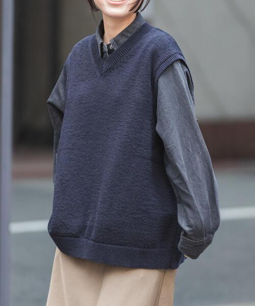 FORK&SPOON（フォークアンドスプーン）の「FORK&SPOON　テープヤーンVネックニットベスト（ベスト・レディース・アイボリー/ネイビー・1）」の3枚目の写真