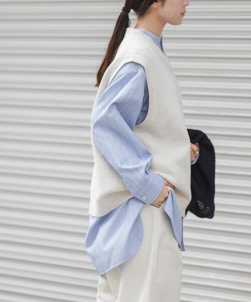 FORK&SPOON（フォークアンドスプーン）の「FORK&SPOON　テープヤーンVネックニットベスト（ベスト・レディース・アイボリー/ネイビー・1）」の16枚目の写真