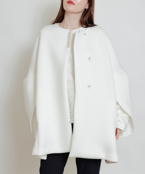 PICCIN PERLA（ピッチンペルラ）の「3Dスリーブパールダンボールコート（ノーカラーコート・レディース・オフホワイト/ブラック・M）」の10枚目の写真