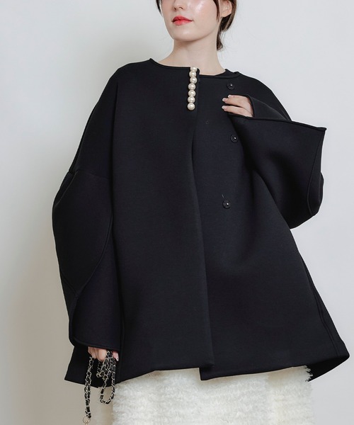 PICCIN PERLA（ピッチンペルラ）の「3Dスリーブパールダンボールコート（ノーカラーコート・レディース・オフホワイト/ブラック・M）」の12枚目の写真