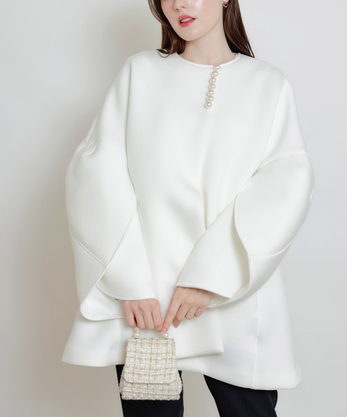 PICCIN PERLA（ピッチンペルラ）の「3Dスリーブパールダンボールコート（ノーカラーコート・レディース・オフホワイト/ブラック・M）」の3枚目の写真