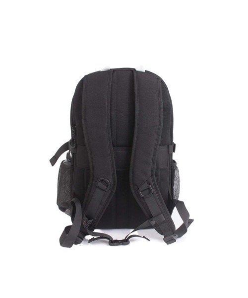 OUTDOOR PRODUCTS（アウトドアプロダクツ）の「軽量 大容量バックパック 32L（バックパック/リュック・レディース・ブラック×ホワイト/ピンク/ブルー/ブラック・FREE）」の5枚目の写真