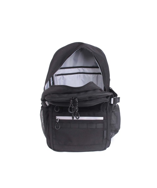 OUTDOOR PRODUCTS（アウトドアプロダクツ）の「軽量 大容量バックパック 32L（バックパック/リュック・レディース・ブラック×ホワイト/ピンク/ブルー/ブラック・FREE）」の17枚目の写真