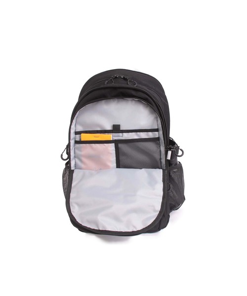 OUTDOOR PRODUCTS（アウトドアプロダクツ）の「軽量 大容量バックパック 32L（バックパック/リュック・レディース・ブラック×ホワイト/ピンク/ブルー/ブラック・FREE）」の16枚目の写真