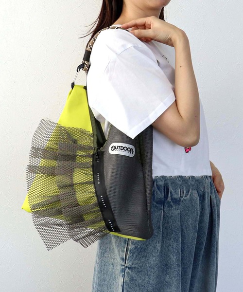 Cepica(セピカ)の「【RISLEY×OUTDOOR PRODUCTS】トライアングルフリルメッシュmini(トートバッグ・レディース・ベージュ系その他/ブラック系その他/グレー系その他・FREE)」の2枚目の写真