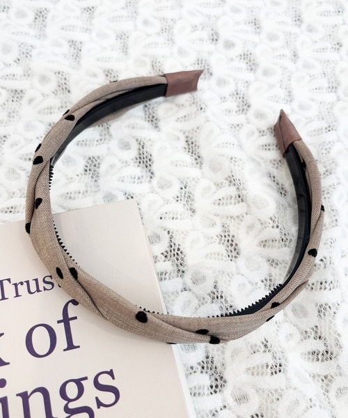 kutir（クティール）の「kutirlune／ドットカチューシャ（カチューシャ・レディース・ベージュ・FREE）」の2枚目の写真