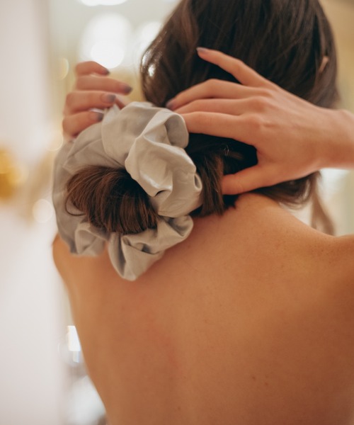 Carmelo（カーメロ）の「Satin Big Chouchou / サテンビッグシュシュ（シュシュ・レディース・ミント/ホワイト・FREE）」の4枚目の写真