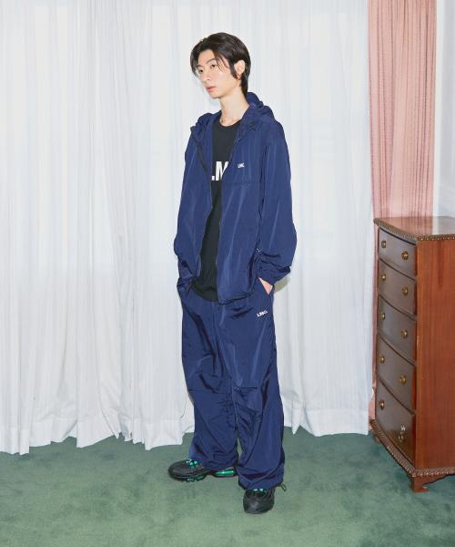 LMCの「OG ESSENTIAL WINDBREAKER JACKET navy(ナイロンジャケット・レディース・その他・SMALL/MEDIUM/LARGE)」の2枚目の写真