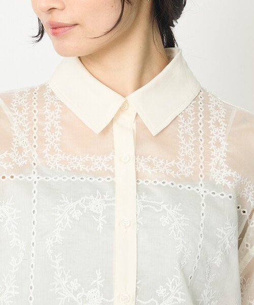 abahouse mavie(アバハウスマヴィ)の「【シアー素材】総レースクレリックシャツ/春服/レイヤード/透け感/大人フェミニン(シャツ/ブラウス・レディース・アイボリー・フリー)」の13枚目の写真