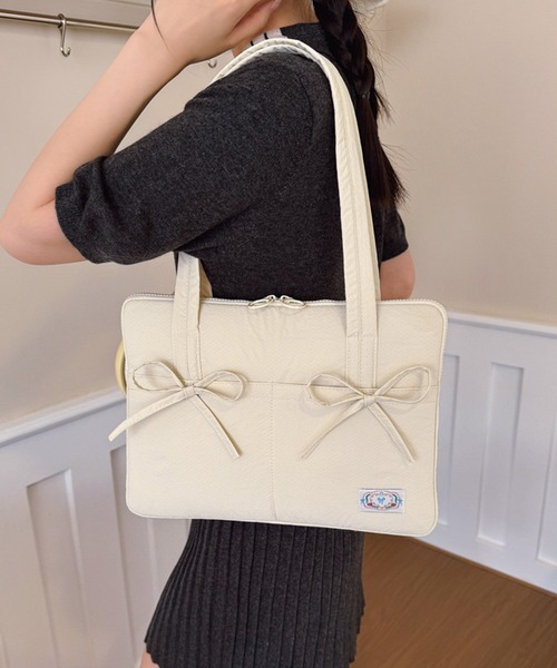 aimoha（アイモハ）の「【aimoha HOME】仕事も私服も　やさしくつなぐPCバッグ（PC・タブレットケース・レディース・オフホワイト・FREE）」の2枚目の写真