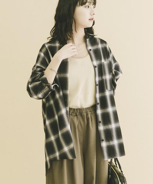 ITEMS URBANRESEARCH（アイテムズ アーバンリサーチ）の「オーバーサイズチェックシャツ（シャツ/ブラウス・レディース・ブラック/ベージュ/オレンジ・FREE）」の6枚目の写真