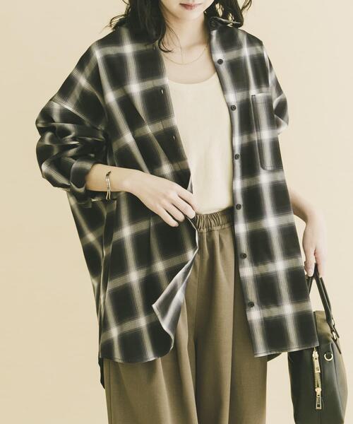 ITEMS URBANRESEARCH（アイテムズ アーバンリサーチ）の「オーバーサイズチェックシャツ（シャツ/ブラウス・レディース・ブラック/ベージュ/オレンジ・FREE）」の7枚目の写真
