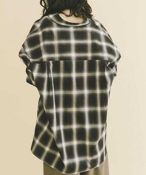 ITEMS URBANRESEARCH（アイテムズ アーバンリサーチ）の「オーバーサイズチェックシャツ（シャツ/ブラウス・レディース・ブラック/ベージュ/オレンジ・FREE）」の8枚目の写真
