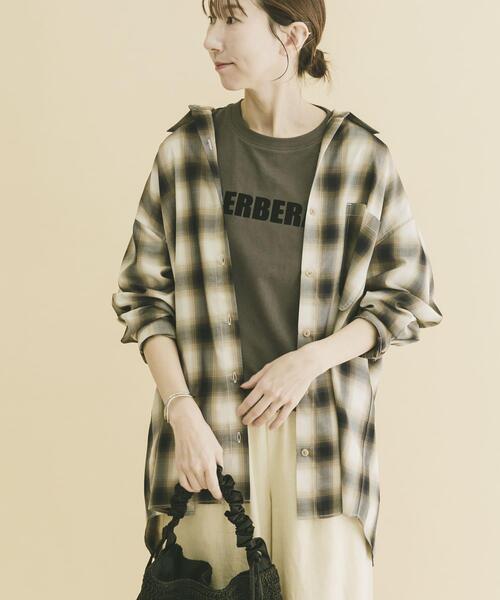 ITEMS URBANRESEARCH（アイテムズ アーバンリサーチ）の「オーバーサイズチェックシャツ（シャツ/ブラウス・レディース・ブラック/ベージュ/オレンジ・FREE）」の14枚目の写真
