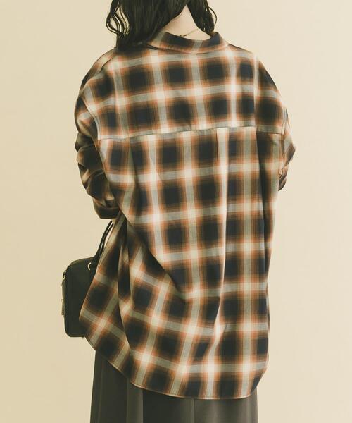 ITEMS URBANRESEARCH（アイテムズ アーバンリサーチ）の「オーバーサイズチェックシャツ（シャツ/ブラウス・レディース・ブラック/ベージュ/オレンジ・FREE）」の22枚目の写真
